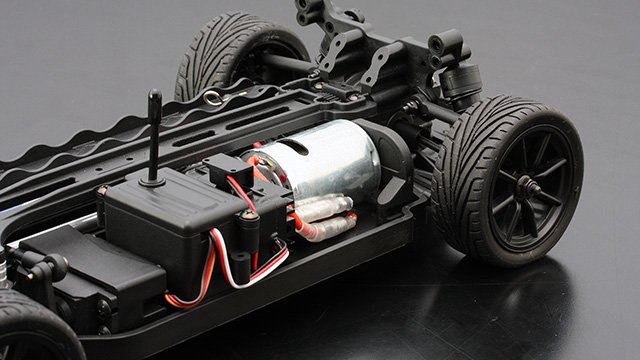 ABCホビー スパーク4WD 未組み立て ボディは付属なし ABCホビー