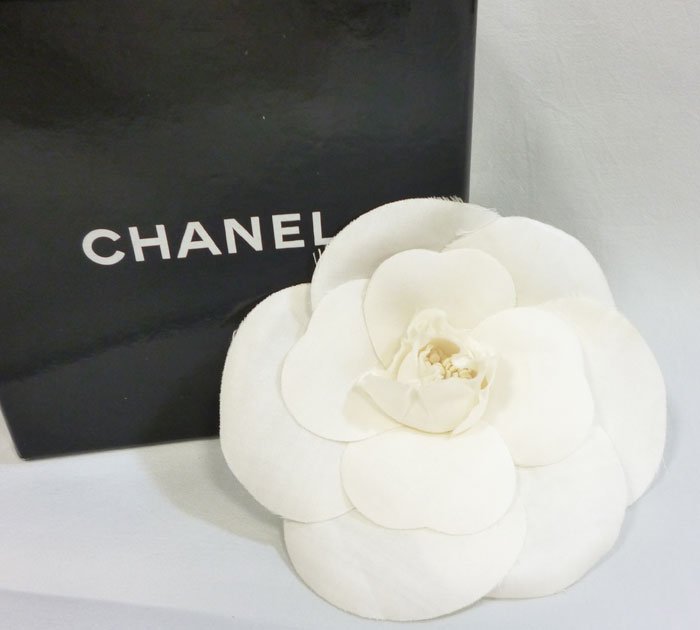楽天市場】【CHANEL】シャネル カメリア コサージュ ブローチ ホワイト