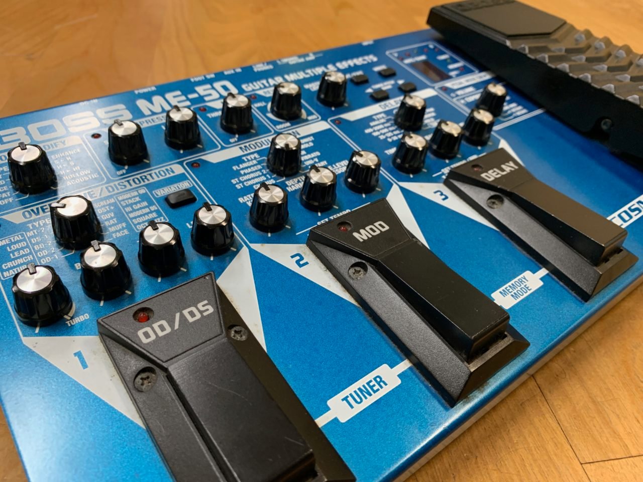 レビュー】じつは隠れた名機かも？BOSSのマルチエフェクターME-50を