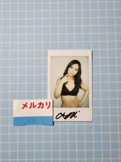 佐々木あき 直筆サイン入りビキニ生チェキポラロイド写真 - メルカリ