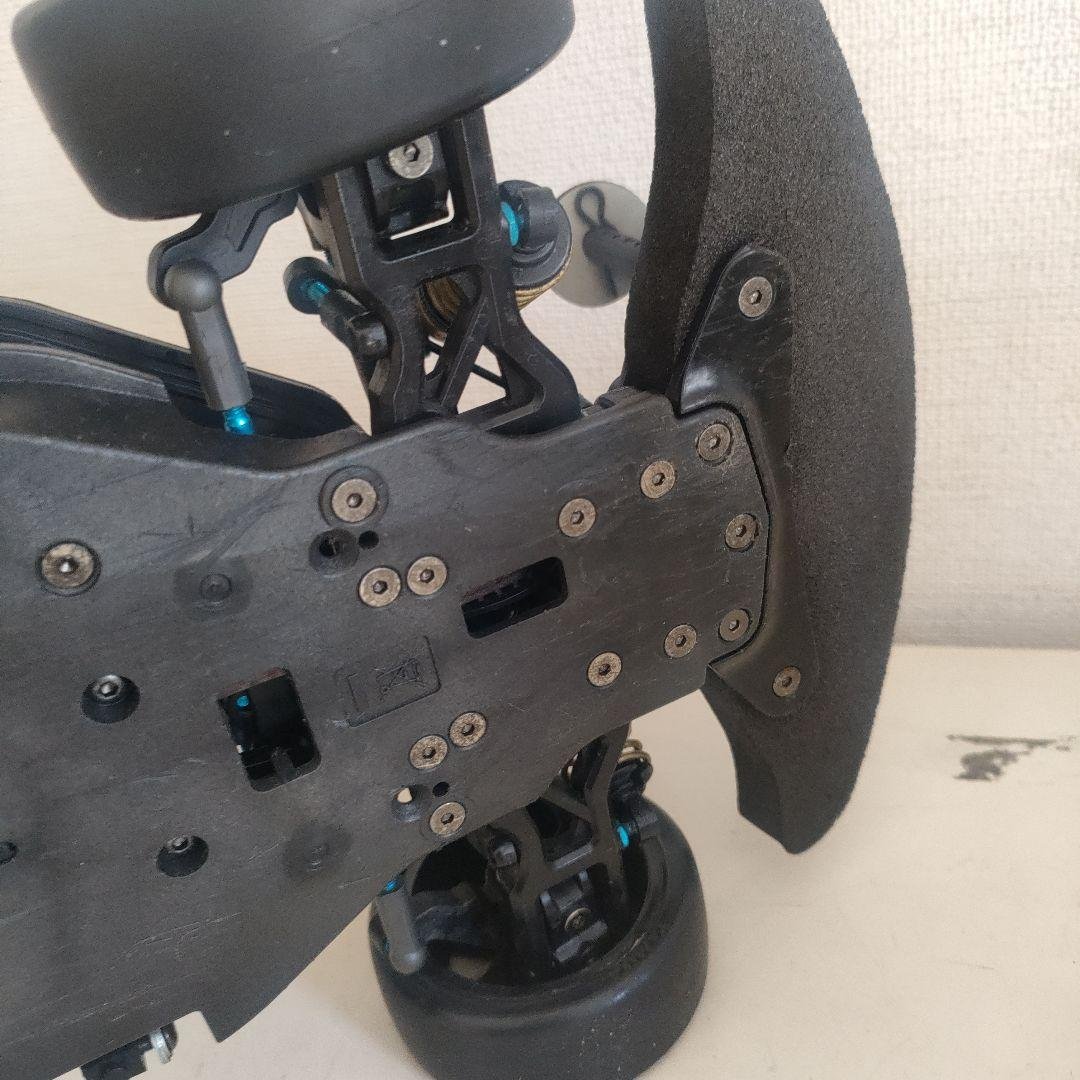 タミヤTA07シャーシ、モーター、ライキリボディ付き