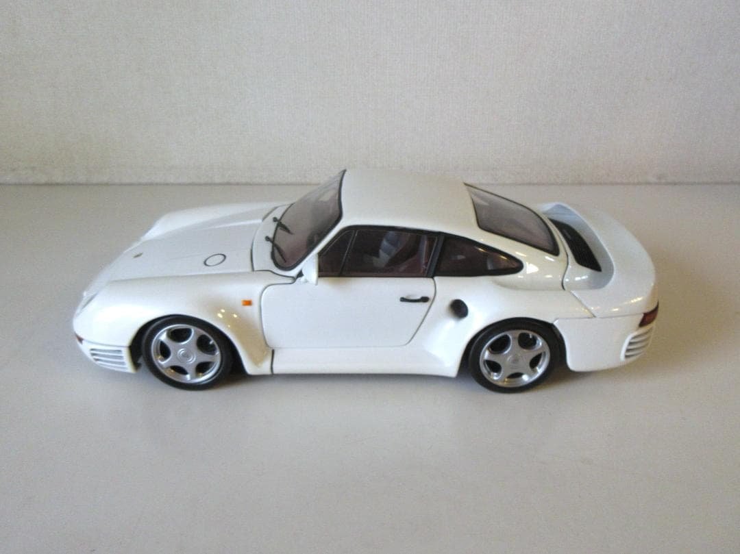 特価 exoto (1/18) ポルシェ 959