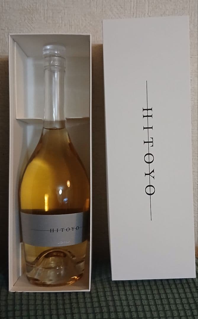 【激レア】HITOYO 700ml 32年オーク樽熟成 麦焼酎 未開封 【限定】 激レア】HITOYO 700ml 32年オーク樽熟成 麦焼酎 未開封 【限定