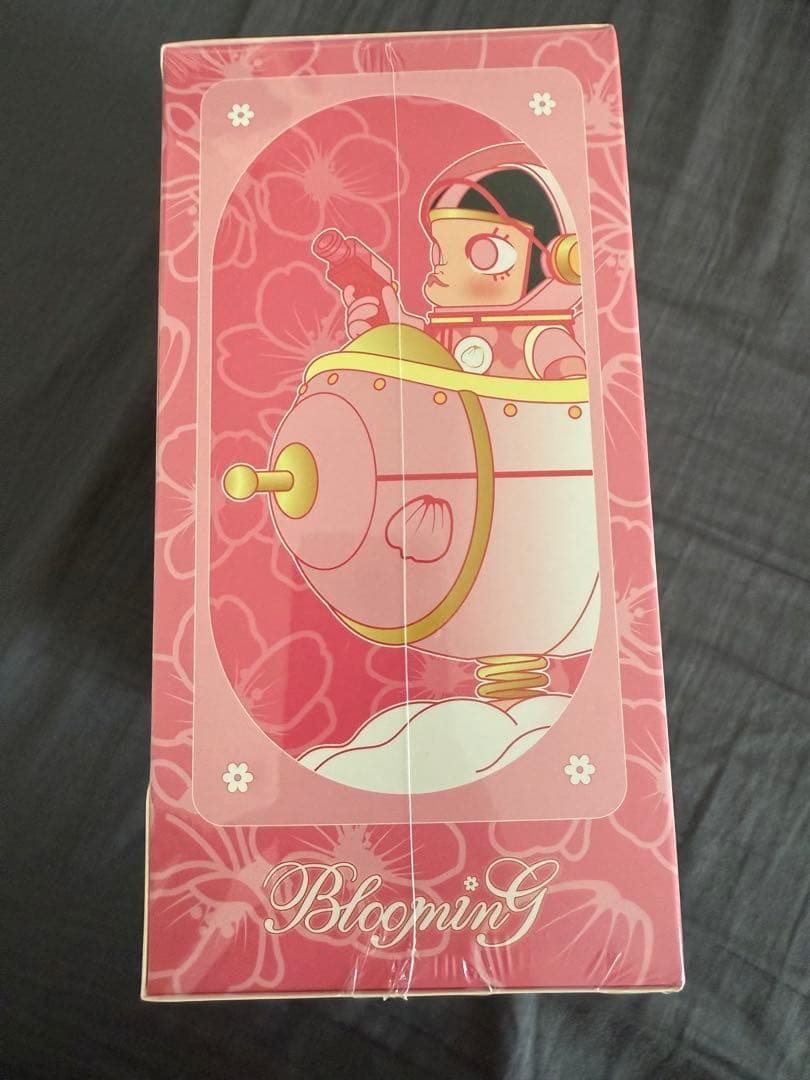 POPMART MEGA SPACE MOLLY 100% Blooming