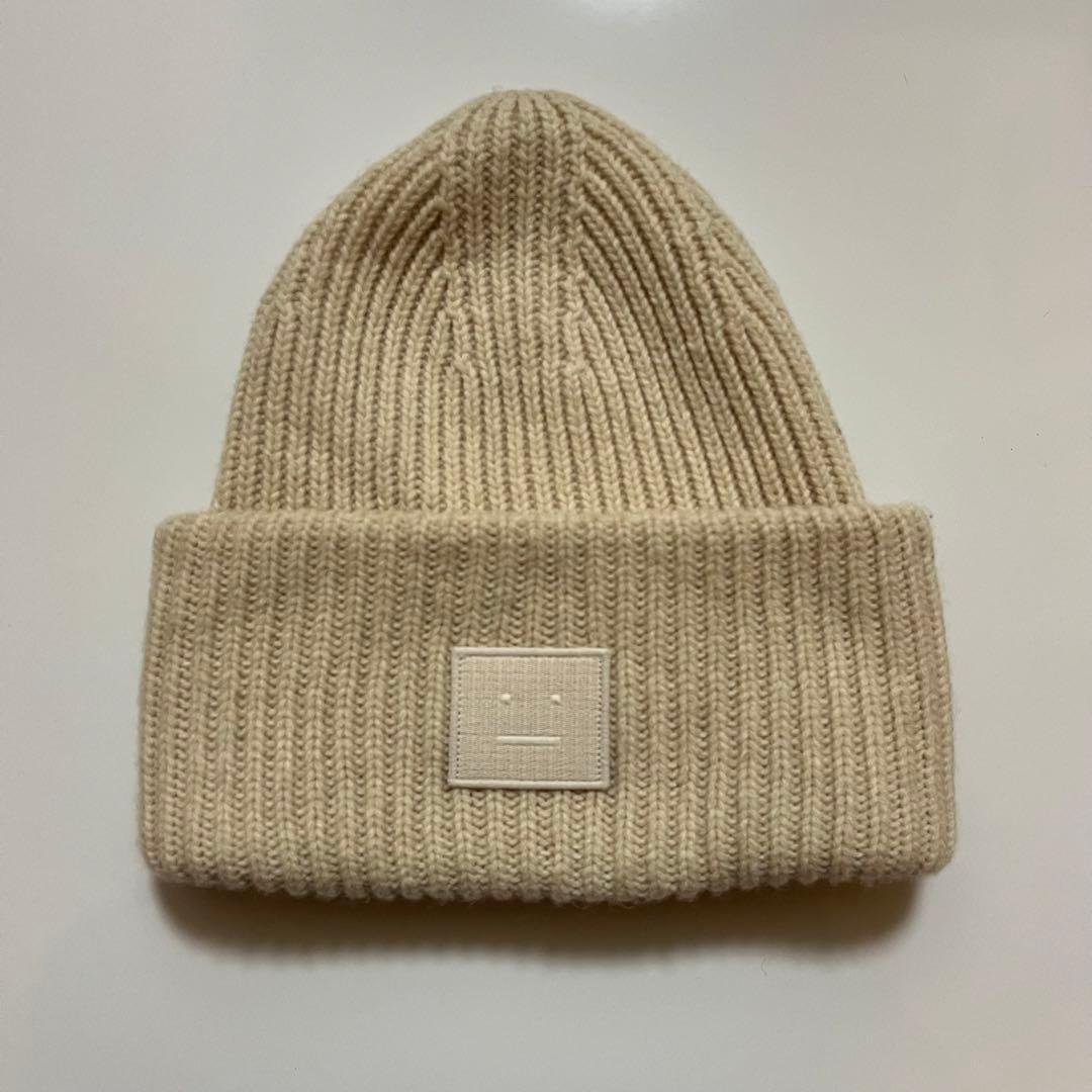 Acne Studios ベージュ ニット帽 Acne Studios - Large face logo beanie - Biscuit beige