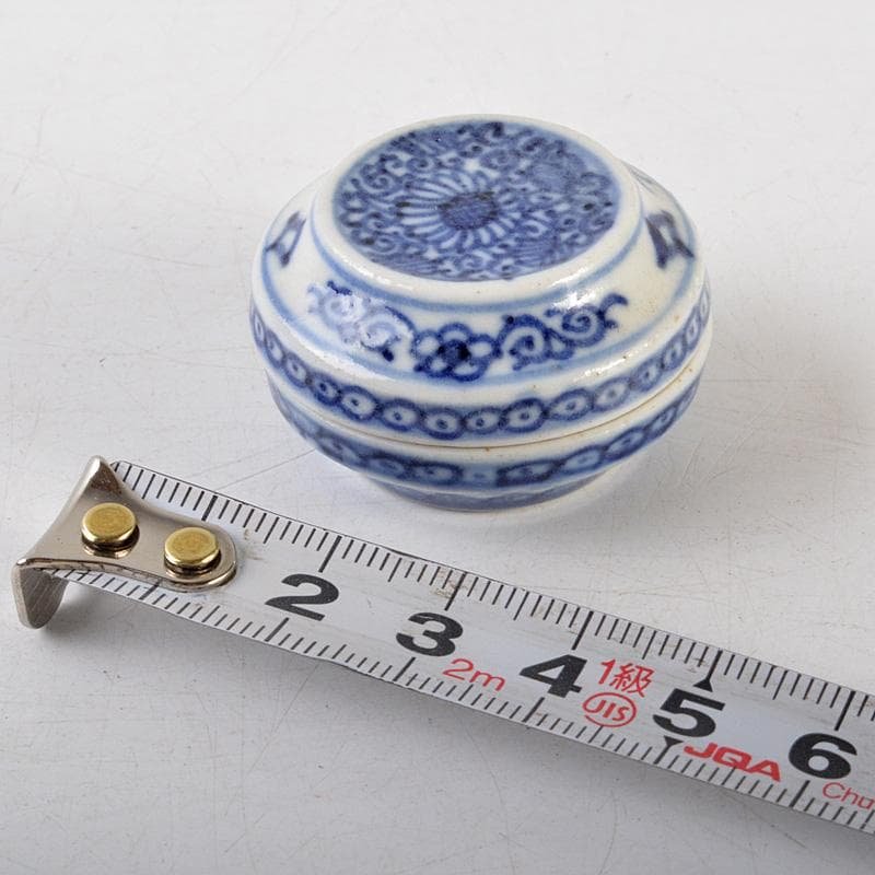 中国　新渡　染付　花文　小さな香合　N　6479 中国 新渡 染付 花文 小さな香合 N 6479 中国 新渡 染付