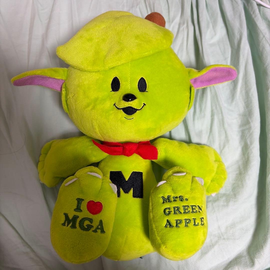 Mrs. GREEN APPLE メメル ぬいぐるみ Ringojam MEMERU Plush Toy」「MEMERU Plush Toy Keyholder」三次通常販売開始