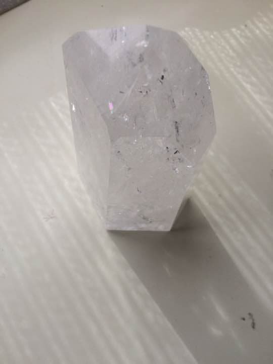 透明感のある水晶 美しいイシスあり お部屋に一つ！